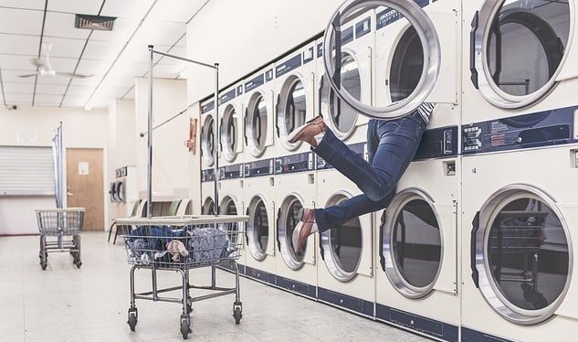 alt="a free dry laundromat near me"